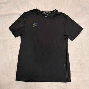 Hurley Men's L Black Athletic Tee Iridescent Logo Stretch Surf Skate